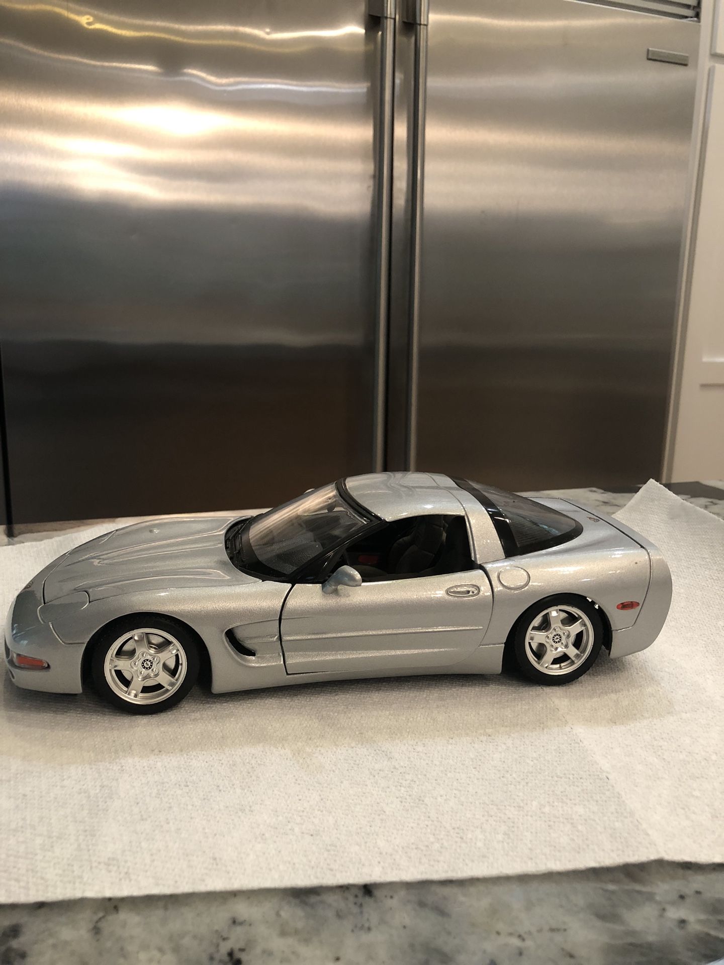 Die cast Collectable Chevy Corvette C5  1997 Metal Made In Italy Excellent Condition 