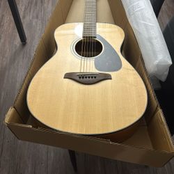 Yamaha Acoustic Guitar, FS800