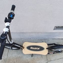 Razor EcoSmart Sup Lithium Upgraded. Lightly Used. Charger Included 