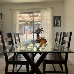 Glass/wood Dining Room Table