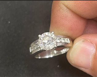 Engagement Ring - Round Solitaire - White Gold