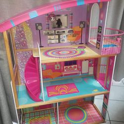 Doll House With Elevator