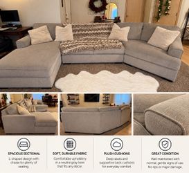 Large Gray Upholstered Sectional Sofa with Chaise – Spacious Living Room Couch