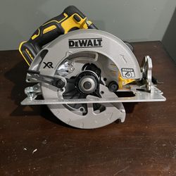 Dewalt Xr Brushless 71/4 20v. $125 Tool Only Pick Up In Van Nuys