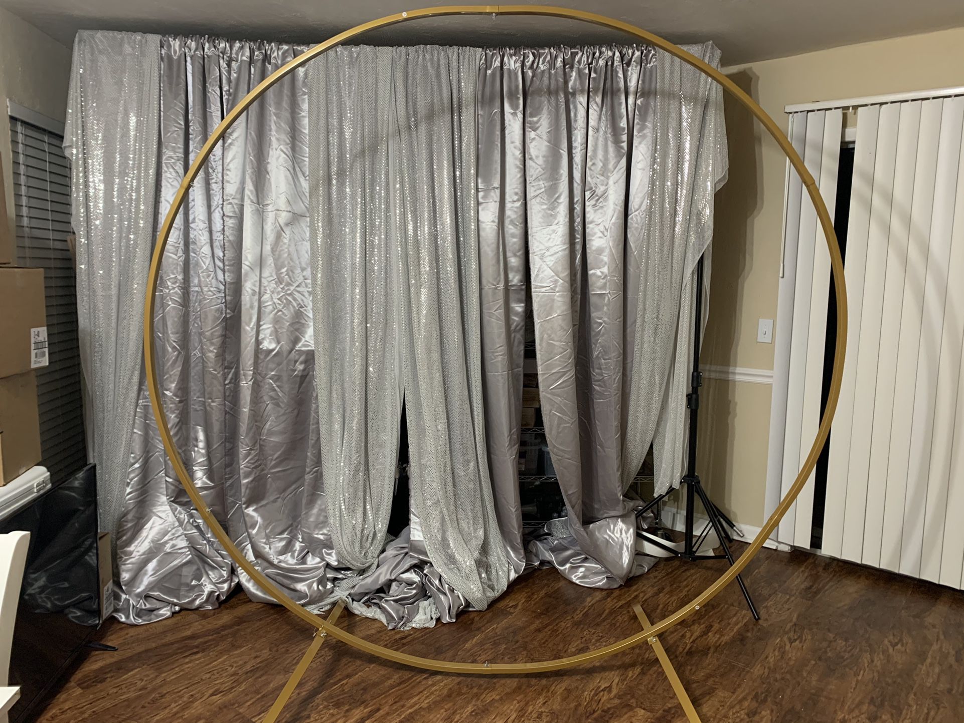 Gold Arch For Parties And Weddings 
