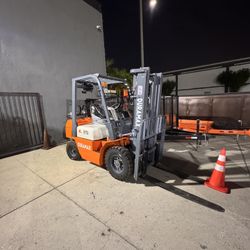 Forklift 