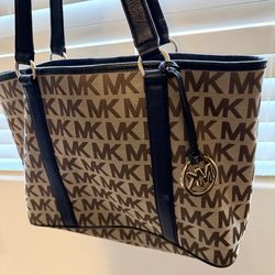 MK purse