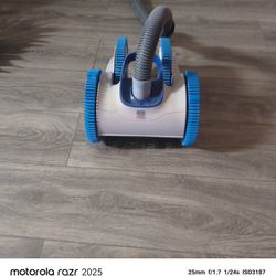 Hayward Aquanaut 400 Pool Vacuum 