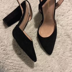 Black Heel Size 7 1/2 