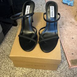 Heels Size 7 