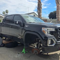 2022 GMC Sierra AT4