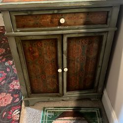 Closer closing bedroom I have to same color everyone $50