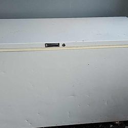 Commercial Freezer MUST GO IN AURORA IL 