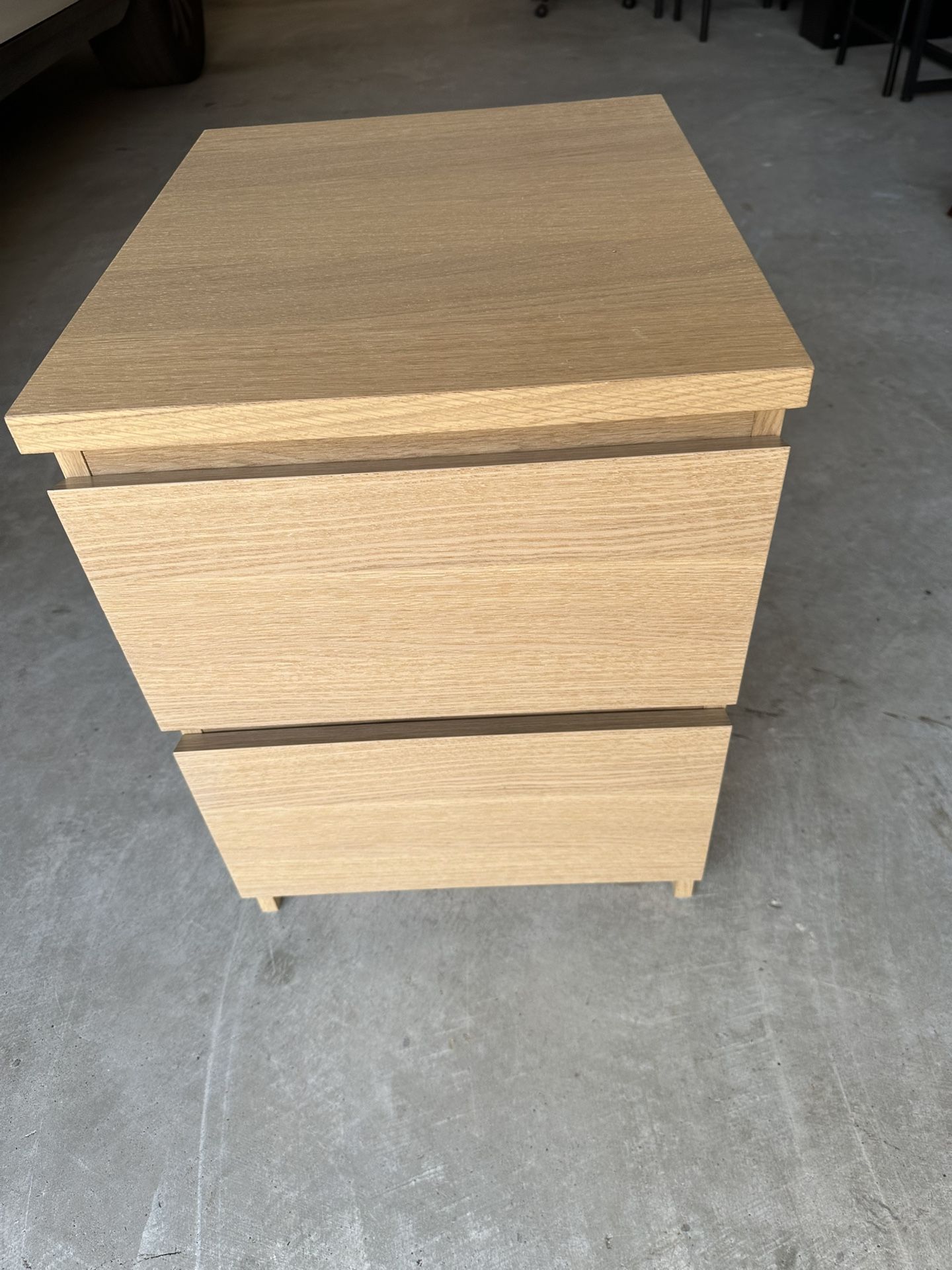 Nightstand / Small Drawers