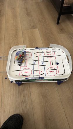 Table top hockey game