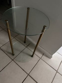 Glass tables 20 $ each or best offer