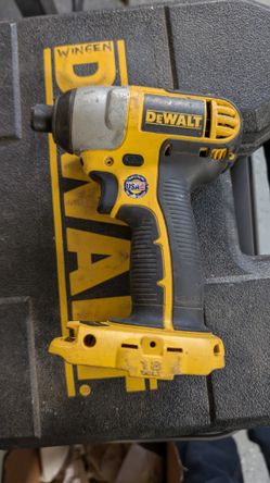 Dewalt 18V DC825 1/4" Cordless Impact Driver (Tool Only)