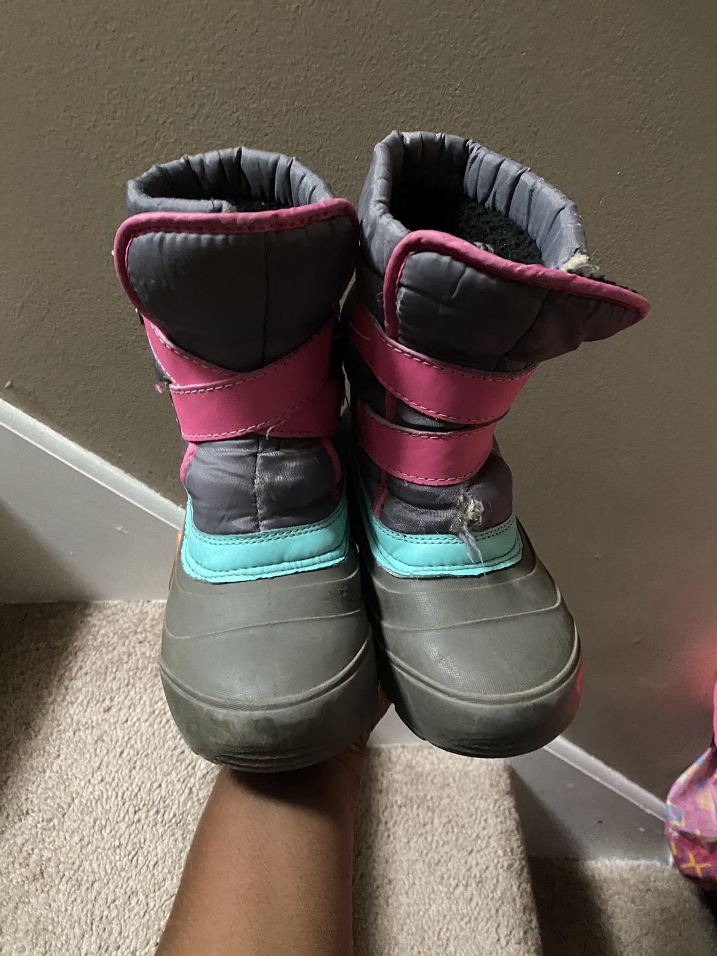 Size 1 girls snow boot