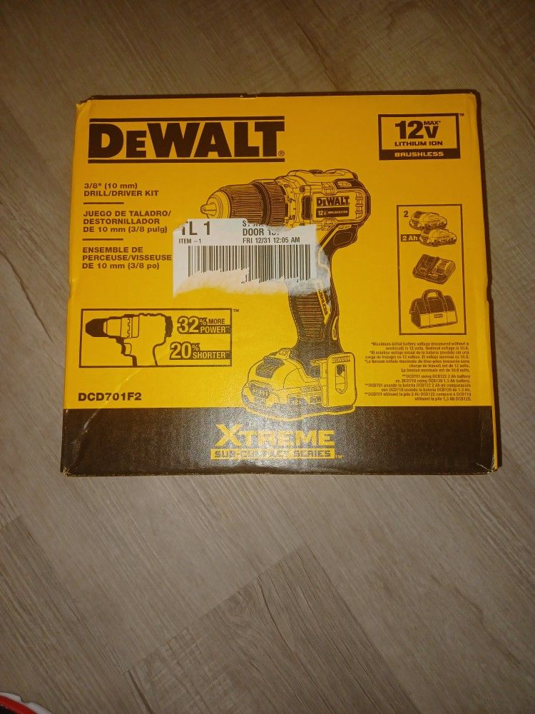 DeWalt 3/8 In. Drill / Driver Kit
