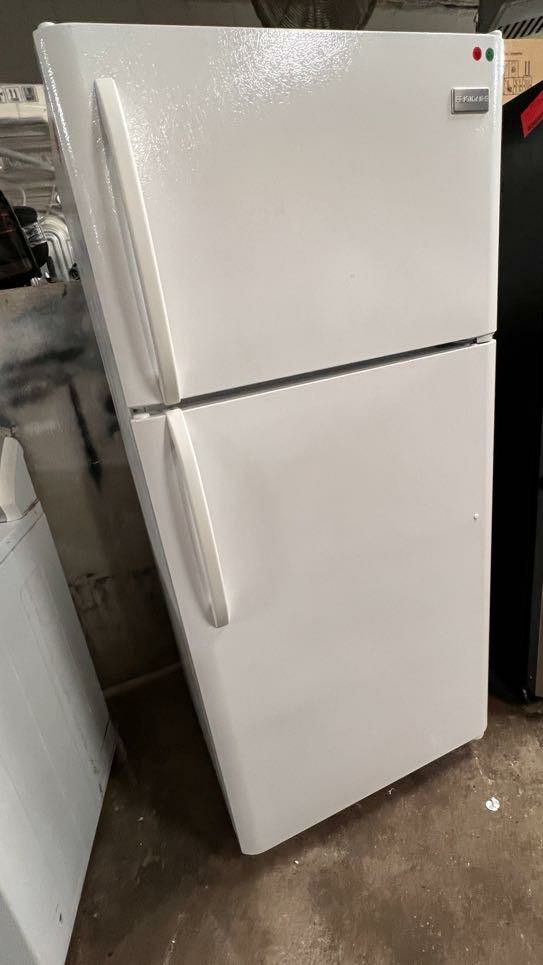 USED Refrigerator TMWH30 U SERIAL 00354 for Sale in South