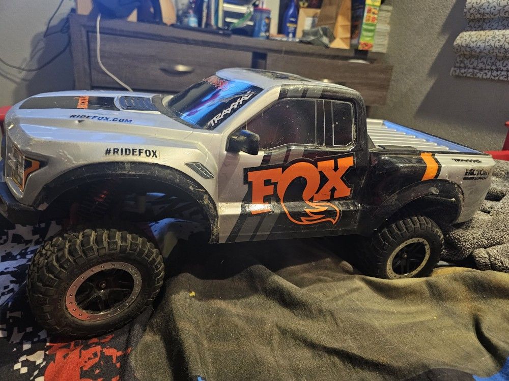Traxxas Slash Fox Racing Ford Raptor Edition