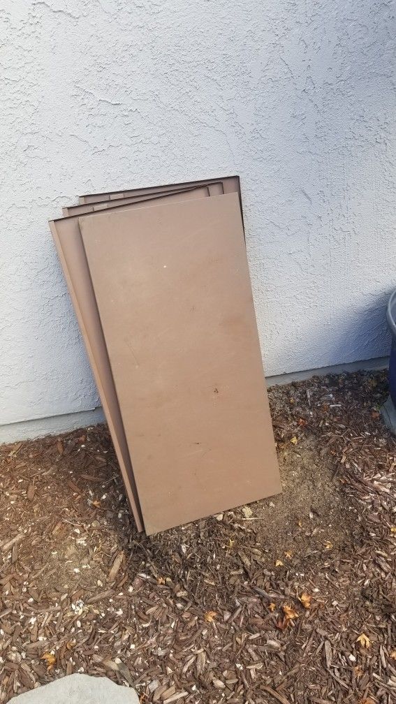 Free Metal Shelves 18x36" X 4