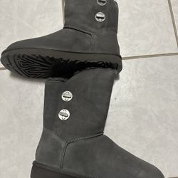 UGG Short Turnlock Snow Boots Gray
