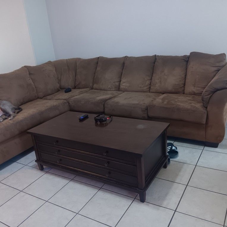 FREE SECTIONAL COUCH