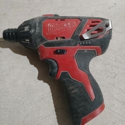 Milwaukee M12 Screwdriver Drill