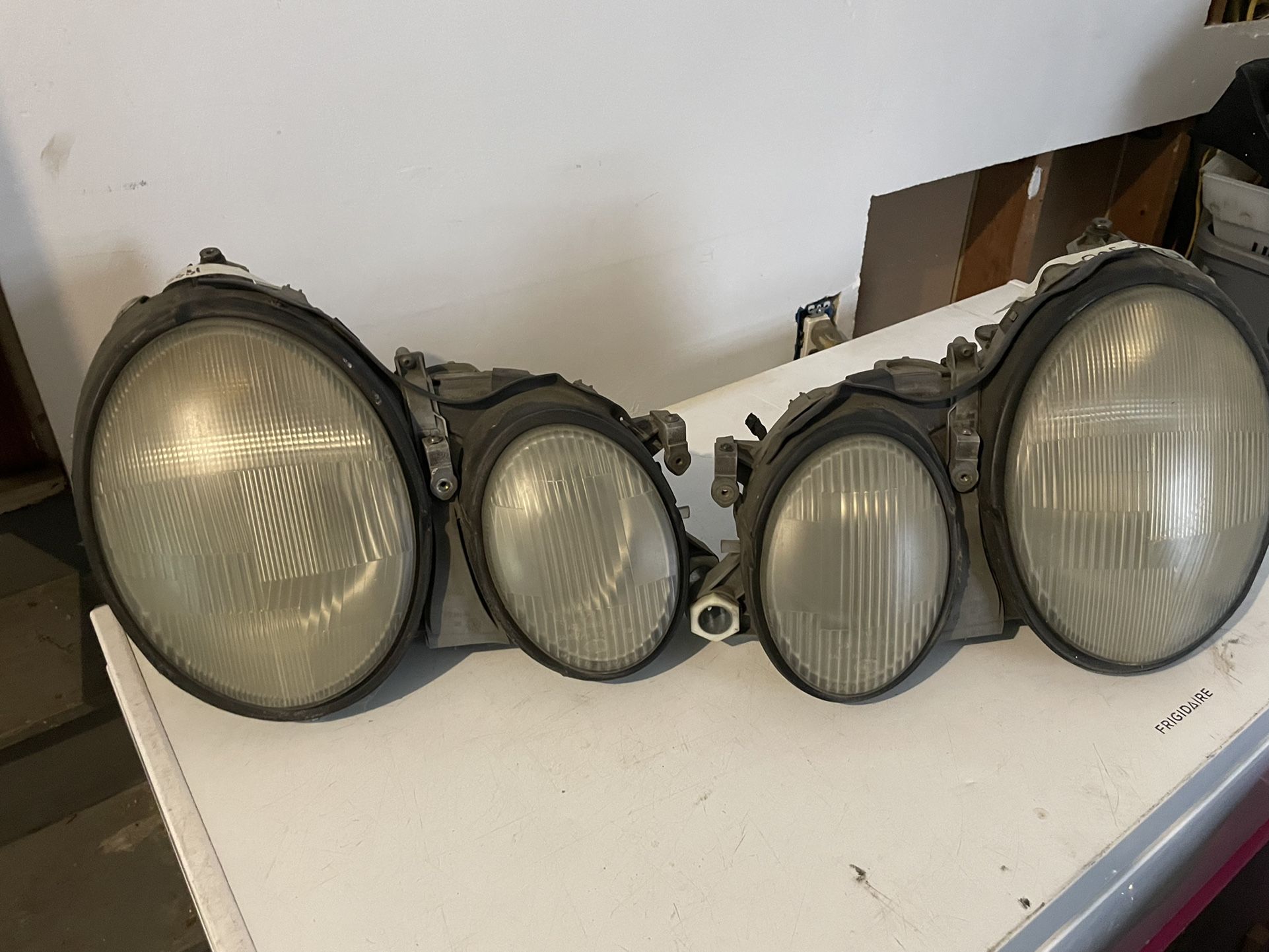 1999 MERCEDES BENZ 320 Headlights