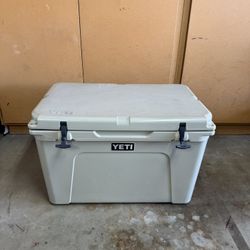 YETI Tan Tundra 105 Cooler – Used