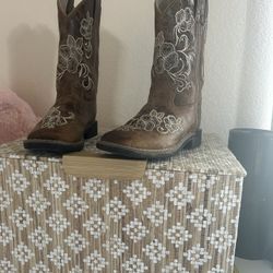 Girl Boots Size 1