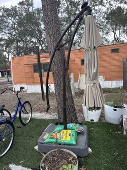 Large Cantilever Patio Umbrella + Rolling Base - Must Go! 8’ Wide 