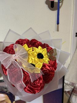 3 Sunflowers and red roses ๐