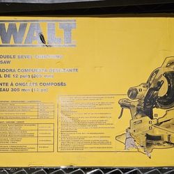 De Walt 12" Double Bevel Compound Sliding Miter Saw