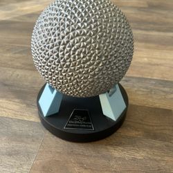 Vintage 2000 Disney Walt Disney World Epcot Spaceship Earth Display Figure Model 