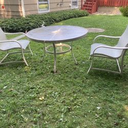 Patio Furniture W Chairs And Hole For Umbrella 