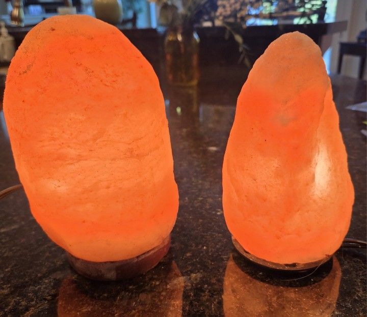 2 Himalayan Salt Lamps