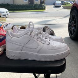 Air Force 1’s (Boys 7Y)