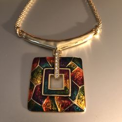 Vintage  Necklace  Gold Tone Enamel  Rhinestone  Pendant 