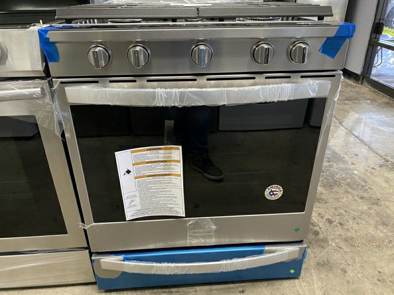 Gas & Electric Ranges Whirlpool & Samsung up to 50% Off MSRP