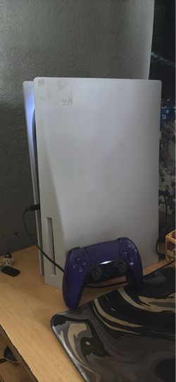 Ps5 good condition controller and cords included