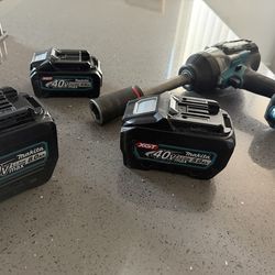 Makita XGT drill & drill batteries