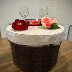 2 Outdoor Ottomans /  Coffee Tables ( 1 Cushion 2 Pillows )