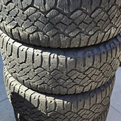 SET OF USED TIRES 275 55 20