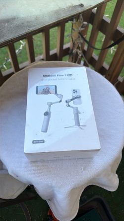 Insta360 - Flow2 Pro Gimbal Stabilizer for Smartphones with Built-in Selfie Stick and Tripod - Gray