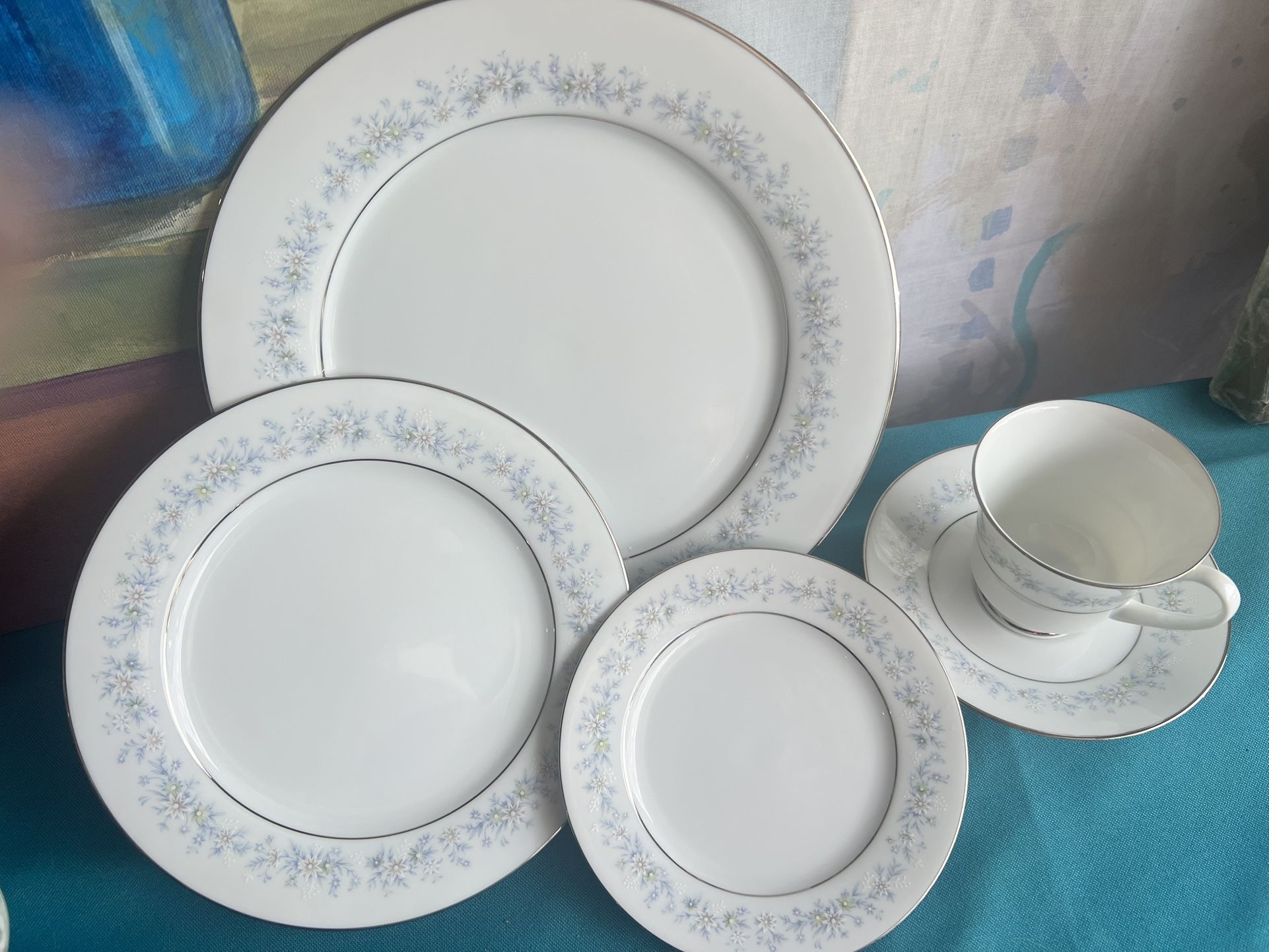 China Dinnerware Set - 12 Place Settings ++