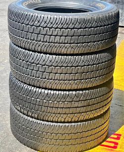 275/65/20 Michelin 📍📍 Vendo un set de llantas con 80% de vida las 4 📍🌟$190