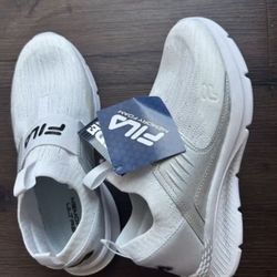 New FILA W Width Athletic Shoes for Women, Size 6.5