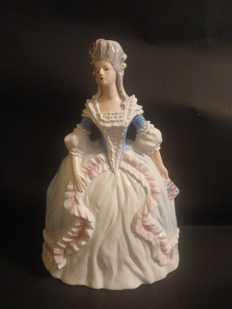 Goebel Marie Antoinette porcelain figurine, marked with 1786 and West Germany. (9.25" tall)